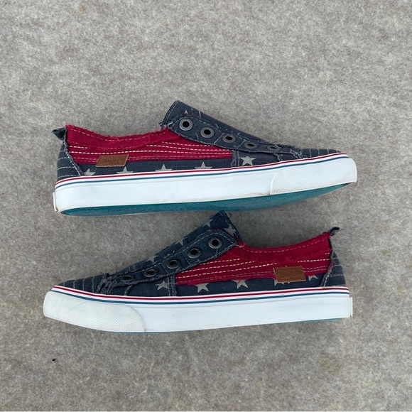 Blowfish Malibu Blue Red Stars American Linen Slip On Comfort Sneakers size 7.5 - Picture 4 of 13